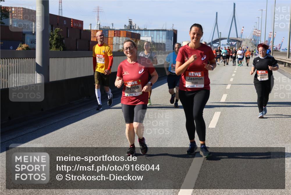 03.10.2025 - Köhlbrandbrückenlauf Strokosch-Dieckow http://msf.ph/oto/9166044 03.10.2025 13:17:18 Position 3 5343, 5188, 5335 meine-sportfotos.de