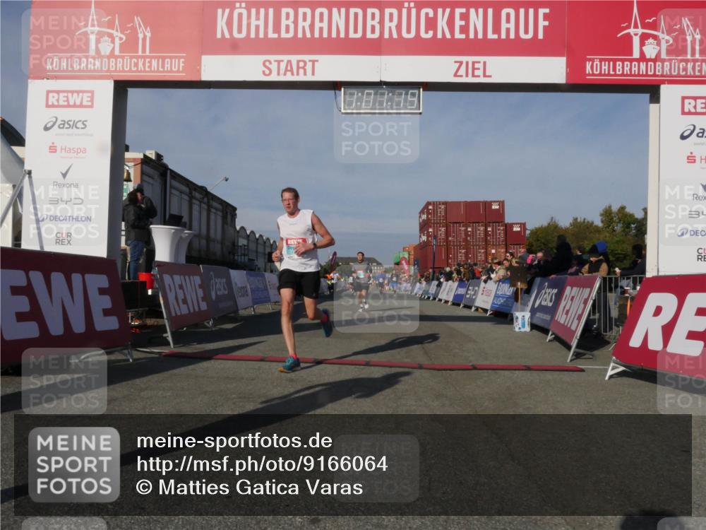 03.10.2025 - Köhlbrandbrückenlauf Matties Gatica Varas http://msf.ph/oto/9166064 03.10.2025 10:01:20 Ziel 1122, 1157, 1176, 1316, 1368, 2940, 3164, 3204, 3817 meine-sportfotos.de