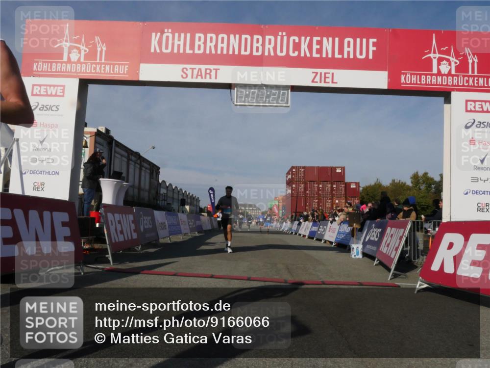 03.10.2025 - Köhlbrandbrückenlauf Matties Gatica Varas http://msf.ph/oto/9166066 03.10.2025 10:01:22 Ziel 1122, 1157, 1316, 1368, 2940, 3164, 3204, 3817 meine-sportfotos.de