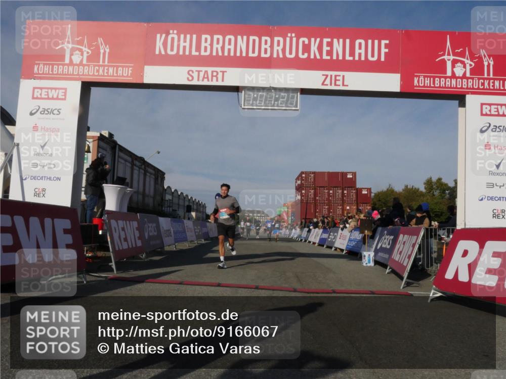 03.10.2025 - Köhlbrandbrückenlauf Matties Gatica Varas http://msf.ph/oto/9166067 03.10.2025 10:01:22 Ziel 1122, 1157, 1316, 1368, 2940, 3164, 3204, 3817 meine-sportfotos.de