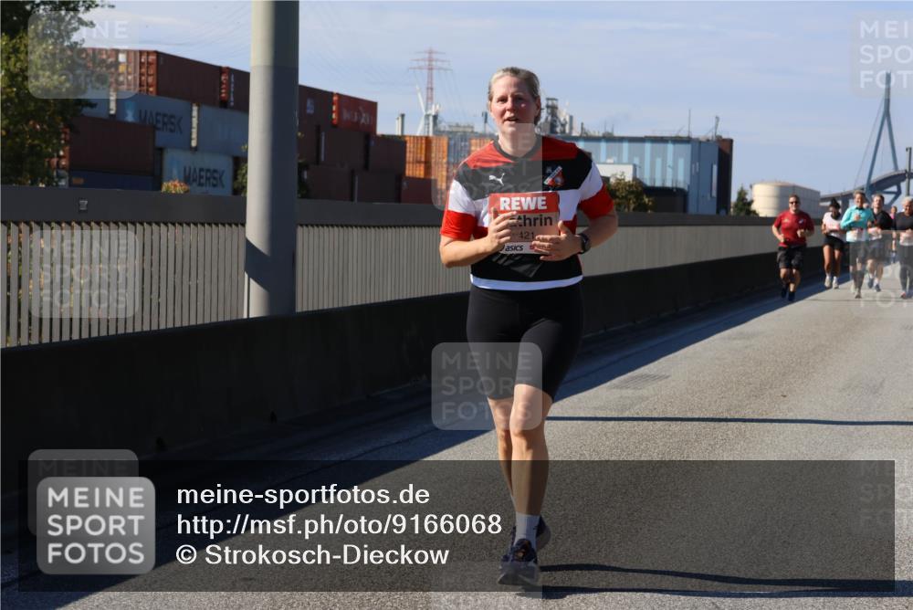 03.10.2025 - Köhlbrandbrückenlauf Strokosch-Dieckow http://msf.ph/oto/9166068 03.10.2025 13:17:26 Position 3 421 meine-sportfotos.de