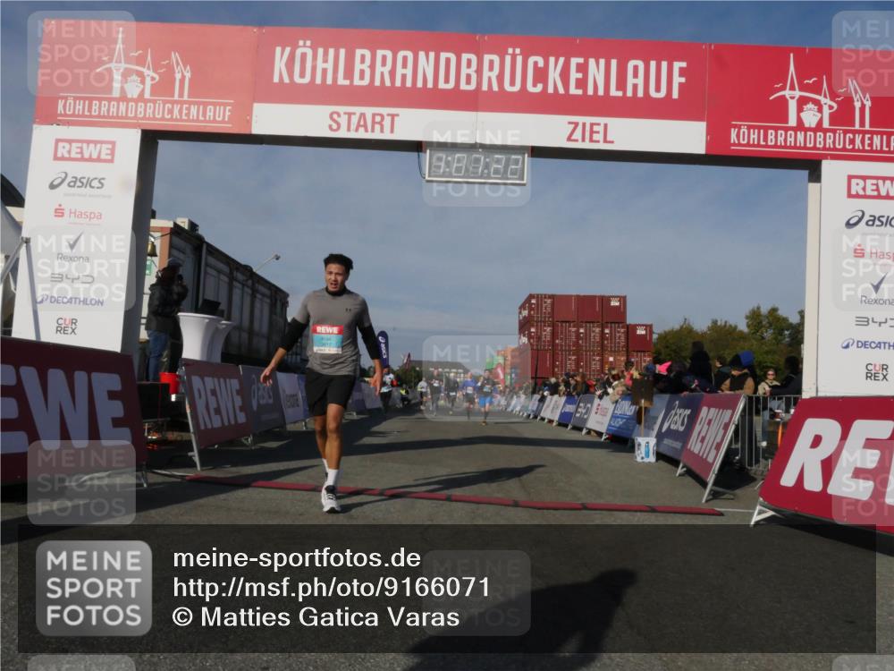 03.10.2025 - Köhlbrandbrückenlauf Matties Gatica Varas http://msf.ph/oto/9166071 03.10.2025 10:01:23 Ziel 1122, 1157, 1316, 1368, 2901, 2940, 3164, 3204, 3454, 3817 meine-sportfotos.de