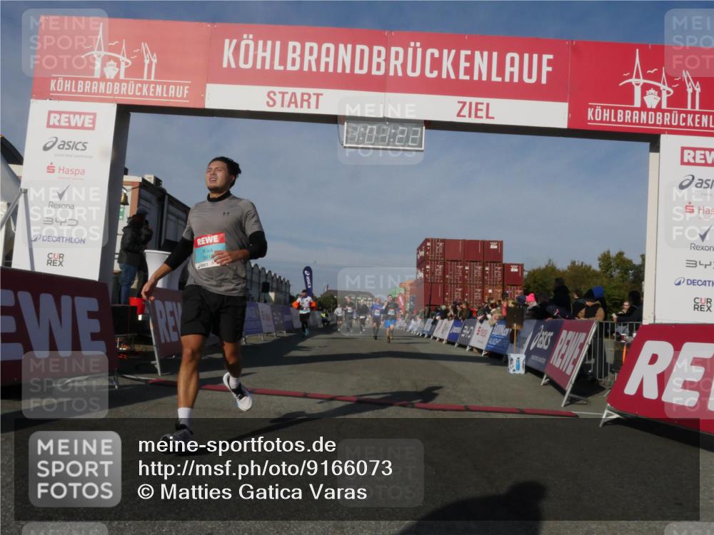03.10.2025 - Köhlbrandbrückenlauf Matties Gatica Varas http://msf.ph/oto/9166073 03.10.2025 10:01:24 Ziel 1122, 1157, 1316, 1368, 2901, 2940, 3164, 3204, 3454 meine-sportfotos.de