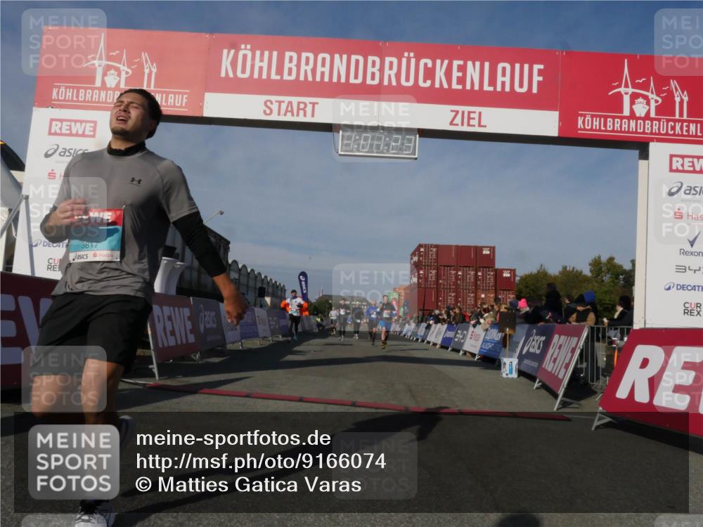 03.10.2025 - Köhlbrandbrückenlauf Matties Gatica Varas http://msf.ph/oto/9166074 03.10.2025 10:01:24 Ziel 1122, 1157, 1316, 1368, 2901, 2940, 3164, 3204, 3454 meine-sportfotos.de