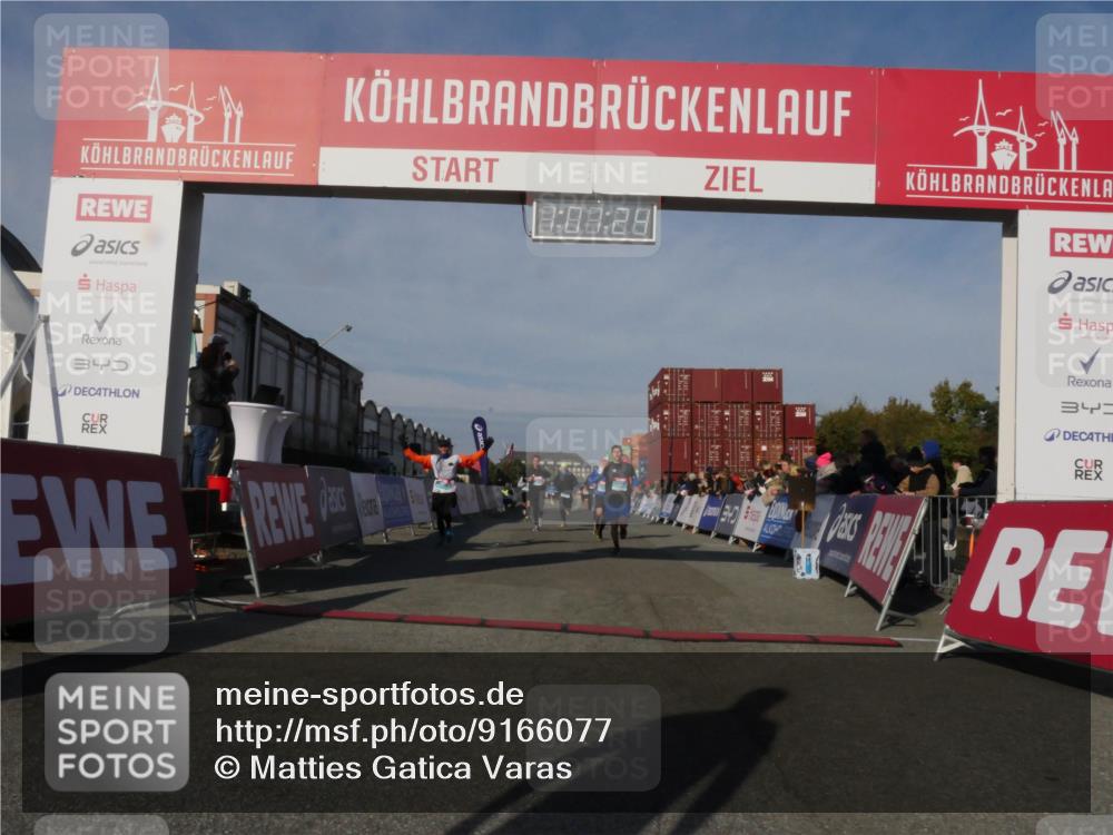 03.10.2025 - Köhlbrandbrückenlauf Matties Gatica Varas http://msf.ph/oto/9166077 03.10.2025 10:01:25 Ziel 1122, 1157, 1226, 1316, 1368, 2901, 2940, 3164, 3204, 3454 meine-sportfotos.de