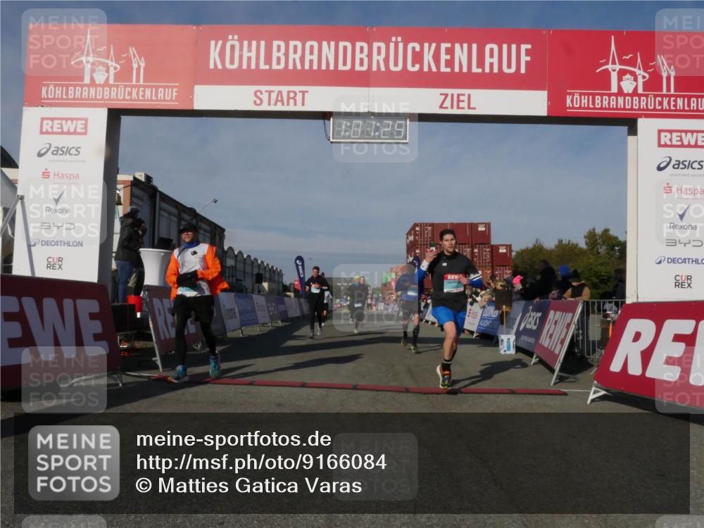 03.10.2025 - Köhlbrandbrückenlauf Matties Gatica Varas http://msf.ph/oto/9166084 03.10.2025 10:01:27 Ziel 1122, 1146, 1157, 1226, 1316, 1368, 2901, 2940, 3164, 3204, 3454 meine-sportfotos.de