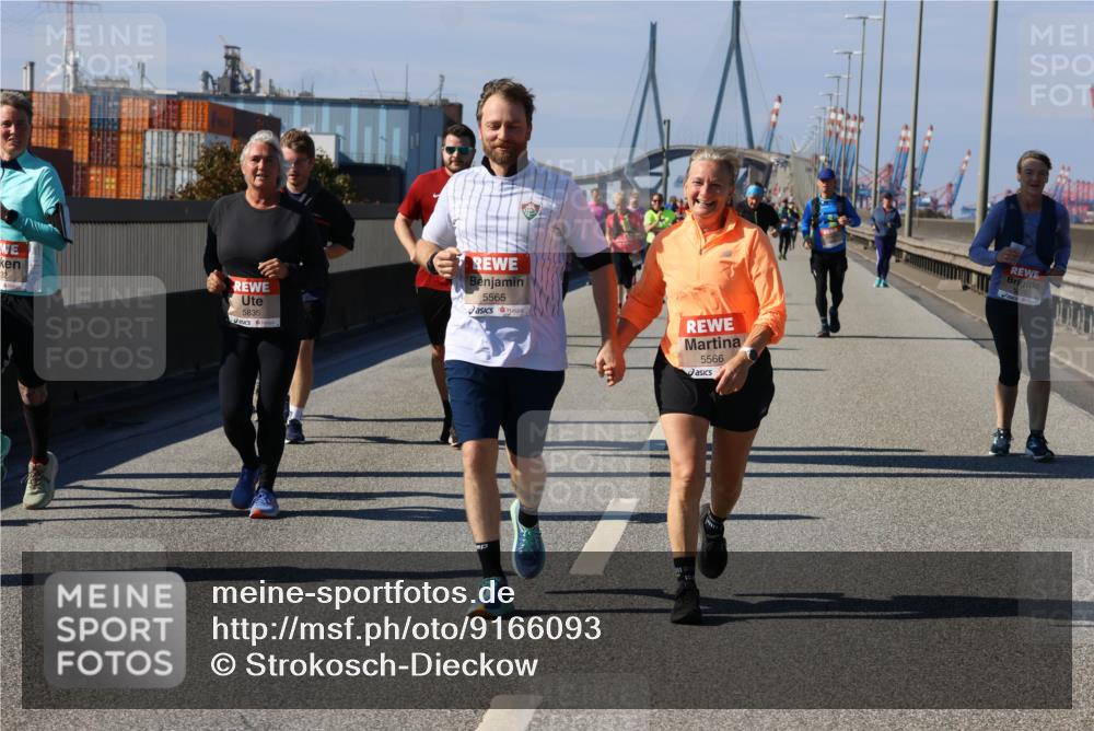 03.10.2025 - Köhlbrandbrückenlauf Strokosch-Dieckow http://msf.ph/oto/9166093 03.10.2025 13:17:38 Position 3 5835, 5565, 5566 meine-sportfotos.de