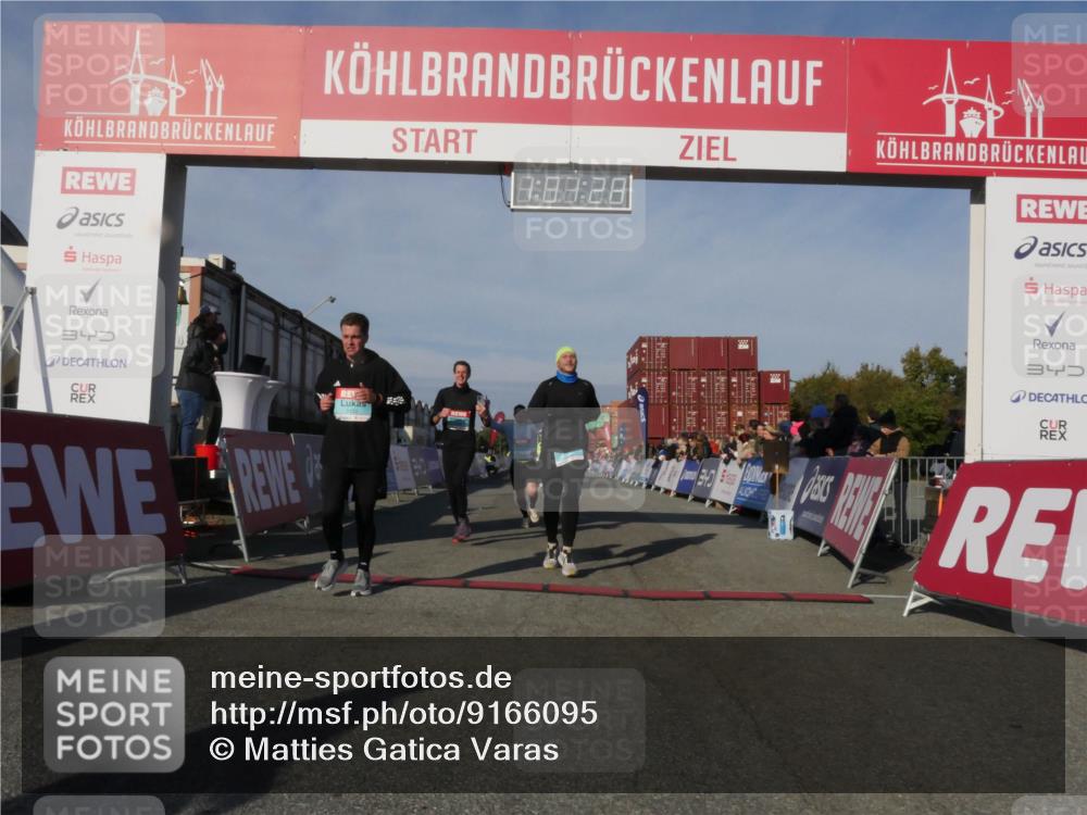 03.10.2025 - Köhlbrandbrückenlauf Matties Gatica Varas http://msf.ph/oto/9166095 03.10.2025 10:01:30 Ziel 1021, 1122, 1146, 1226, 1368, 1396, 2901, 2940, 3204, 3454, 3568, 3813 meine-sportfotos.de