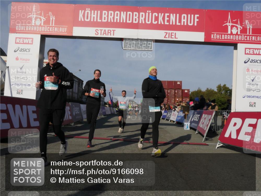 03.10.2025 - Köhlbrandbrückenlauf Matties Gatica Varas http://msf.ph/oto/9166098 03.10.2025 10:01:31 Ziel 1021, 1146, 1226, 1368, 1396, 2901, 3204, 3454, 3568, 3813 meine-sportfotos.de