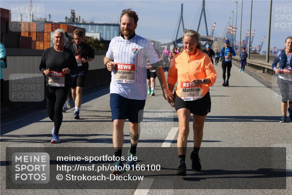 03.10.2025 - Köhlbrandbrückenlauf Strokosch-Dieckow http://msf.ph/oto/9166100 03.10.2025 13:17:38 Position 3 5835, 5565, 5566 meine-sportfotos.de