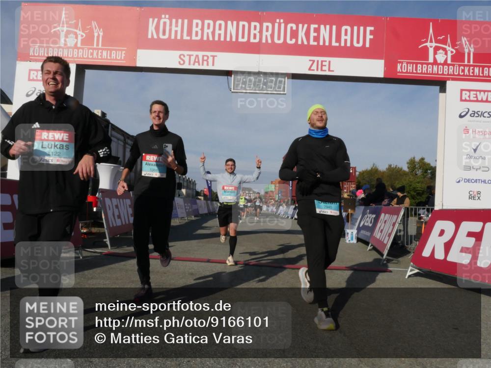 03.10.2025 - Köhlbrandbrückenlauf Matties Gatica Varas http://msf.ph/oto/9166101 03.10.2025 10:01:32 Ziel 1021, 1146, 1226, 1396, 2901, 3454, 3568, 3813 meine-sportfotos.de