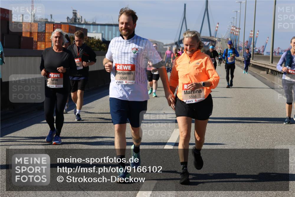 03.10.2025 - Köhlbrandbrückenlauf Strokosch-Dieckow http://msf.ph/oto/9166102 03.10.2025 13:17:38 Position 3 5835, 5565, 5566 meine-sportfotos.de