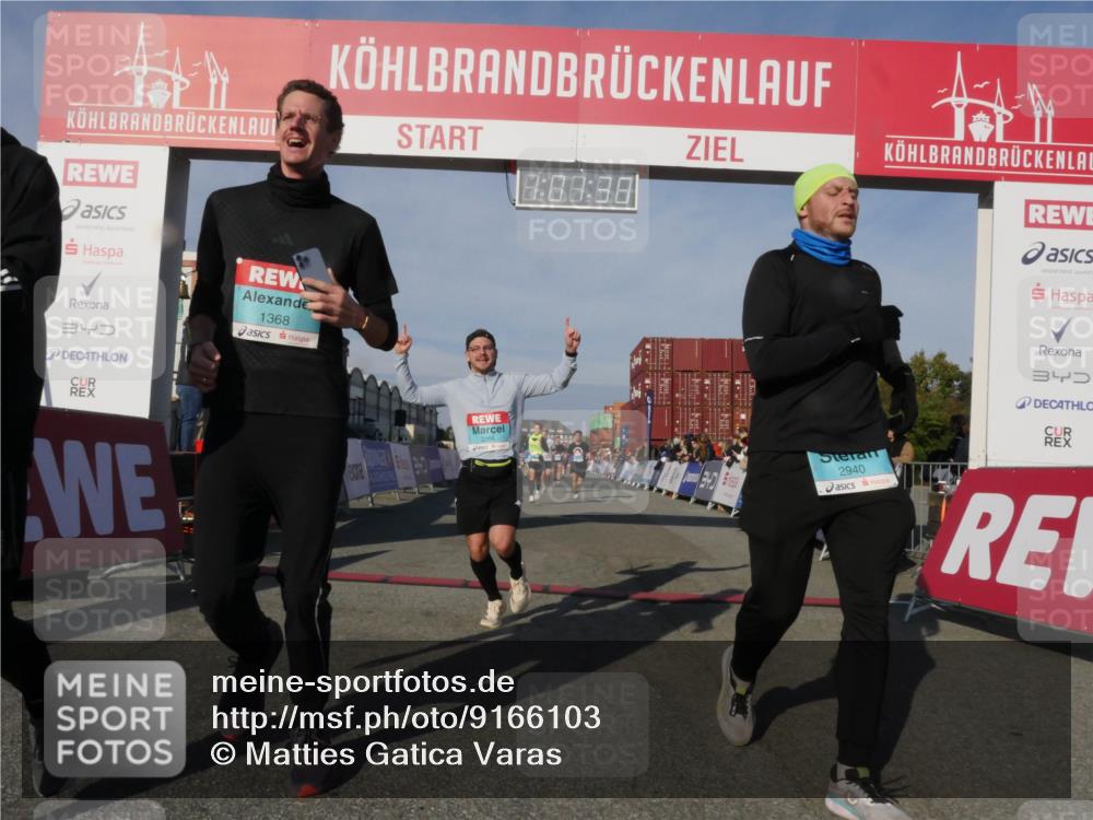 03.10.2025 - Köhlbrandbrückenlauf Matties Gatica Varas http://msf.ph/oto/9166103 03.10.2025 10:01:32 Ziel 1021, 1146, 1226, 1396, 2901, 3454, 3568, 3813 meine-sportfotos.de