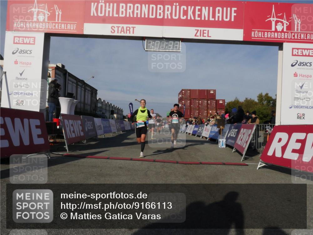 03.10.2025 - Köhlbrandbrückenlauf Matties Gatica Varas http://msf.ph/oto/9166113 03.10.2025 10:01:34 Ziel 1021, 1146, 1226, 1396, 2901, 3454, 3568, 3813 meine-sportfotos.de