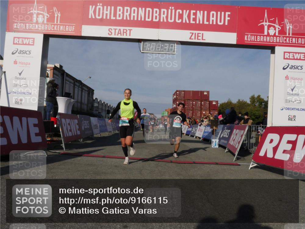 03.10.2025 - Köhlbrandbrückenlauf Matties Gatica Varas http://msf.ph/oto/9166115 03.10.2025 10:01:35 Ziel 1021, 1146, 1226, 1396, 2901, 3454, 3568, 3813 meine-sportfotos.de