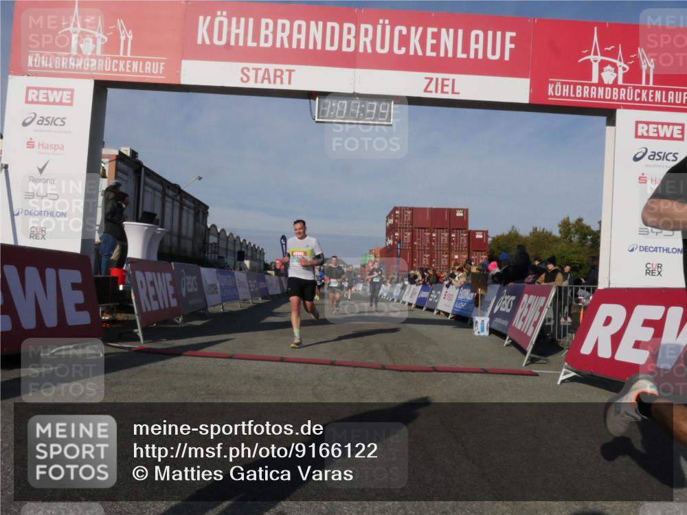 03.10.2025 - Köhlbrandbrückenlauf Matties Gatica Varas http://msf.ph/oto/9166122 03.10.2025 10:01:36 Ziel 1021, 1146, 1226, 1396, 1526, 3568, 3813 meine-sportfotos.de