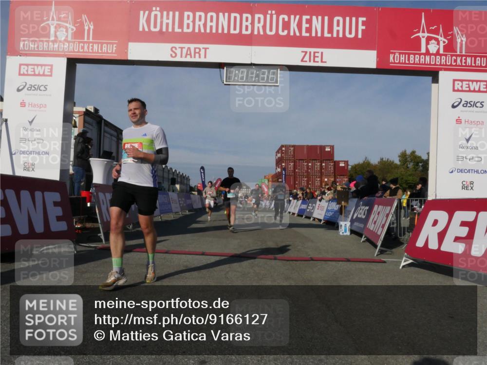 03.10.2025 - Köhlbrandbrückenlauf Matties Gatica Varas http://msf.ph/oto/9166127 03.10.2025 10:01:38 Ziel 1021, 1146, 1279, 1396, 1526, 2979, 3568, 3813 meine-sportfotos.de