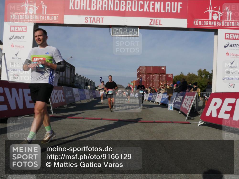 03.10.2025 - Köhlbrandbrückenlauf Matties Gatica Varas http://msf.ph/oto/9166129 03.10.2025 10:01:38 Ziel 1021, 1146, 1279, 1396, 1526, 2979, 3568, 3813 meine-sportfotos.de