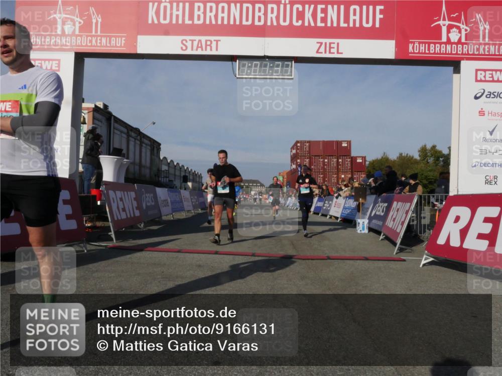 03.10.2025 - Köhlbrandbrückenlauf Matties Gatica Varas http://msf.ph/oto/9166131 03.10.2025 10:01:39 Ziel 1021, 1146, 1279, 1396, 1526, 2979, 3568, 3813 meine-sportfotos.de