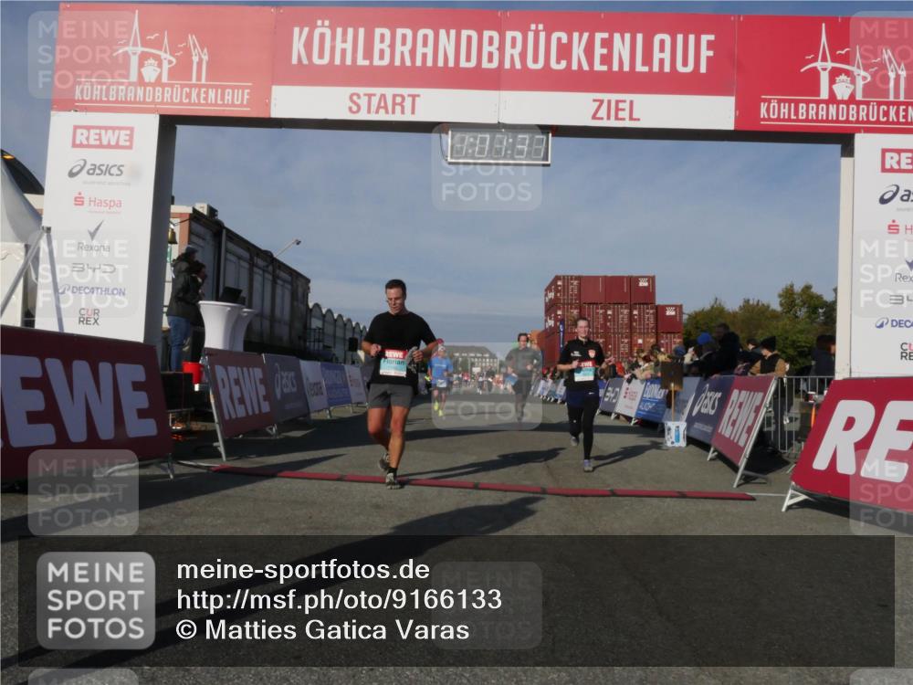 03.10.2025 - Köhlbrandbrückenlauf Matties Gatica Varas http://msf.ph/oto/9166133 03.10.2025 10:01:39 Ziel 1021, 1146, 1279, 1396, 1526, 2979, 3568, 3813 meine-sportfotos.de
