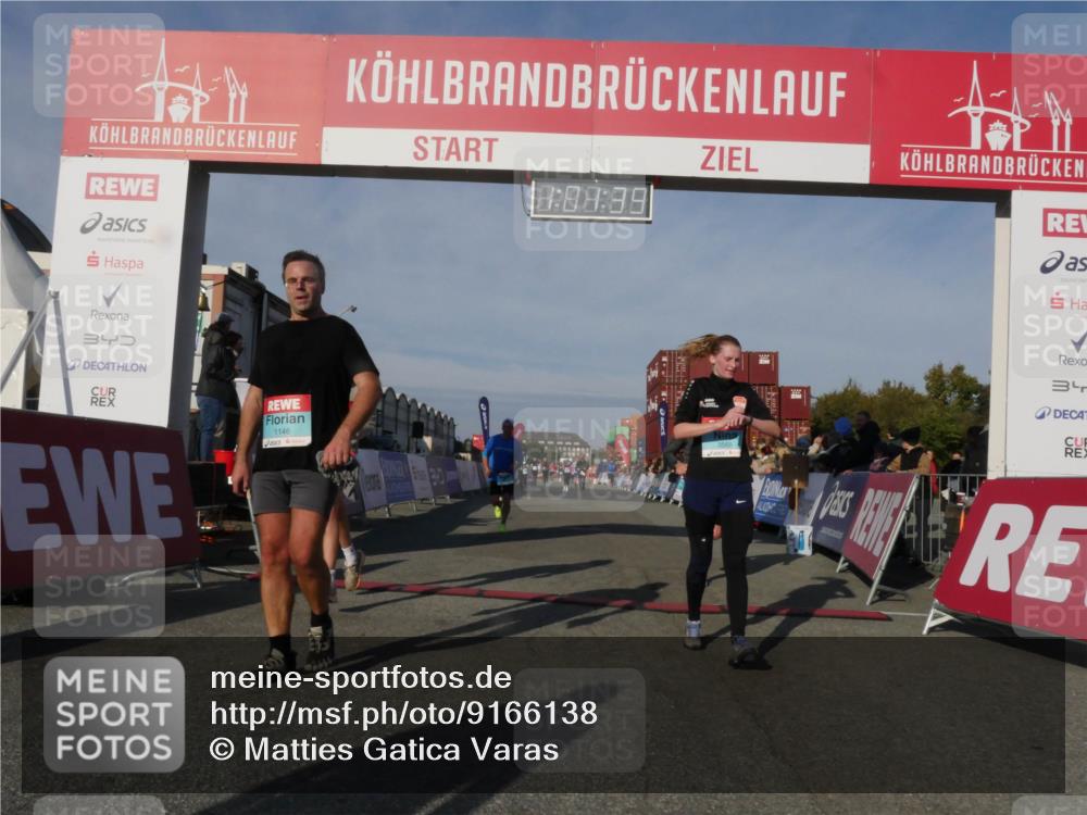 03.10.2025 - Köhlbrandbrückenlauf Matties Gatica Varas http://msf.ph/oto/9166138 03.10.2025 10:01:41 Ziel 1021, 1043, 1279, 1526, 2694, 2857, 2979, 3813 meine-sportfotos.de