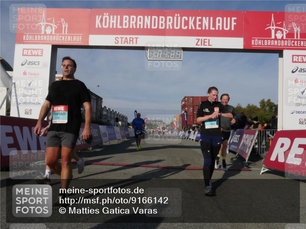 03.10.2025 - Köhlbrandbrückenlauf Matties Gatica Varas http://msf.ph/oto/9166142 03.10.2025 10:01:41 Ziel 1021, 1043, 1279, 1526, 2694, 2857, 2979, 3813 meine-sportfotos.de