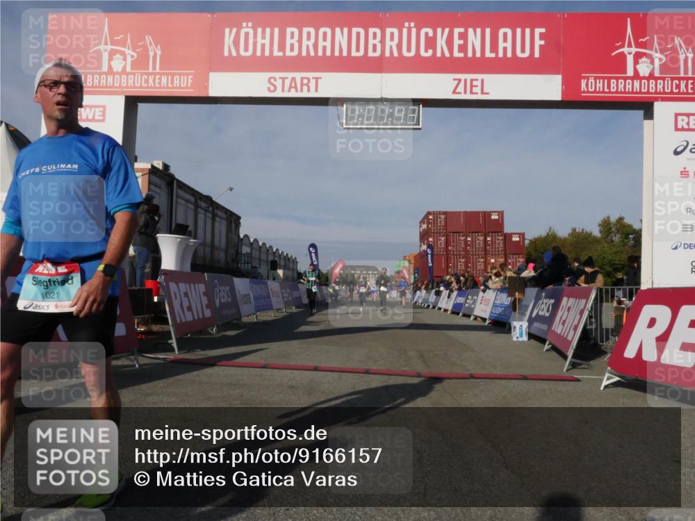 03.10.2025 - Köhlbrandbrückenlauf Matties Gatica Varas http://msf.ph/oto/9166157 03.10.2025 10:01:45 Ziel 1043, 1165, 1279, 1526, 2694, 2857, 2979, 3403 meine-sportfotos.de