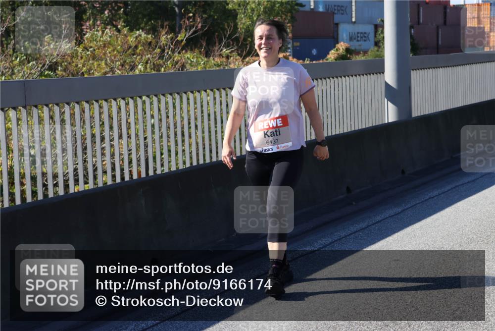 03.10.2025 - Köhlbrandbrückenlauf Strokosch-Dieckow http://msf.ph/oto/9166174 03.10.2025 13:18:08 Position 3 6437 meine-sportfotos.de