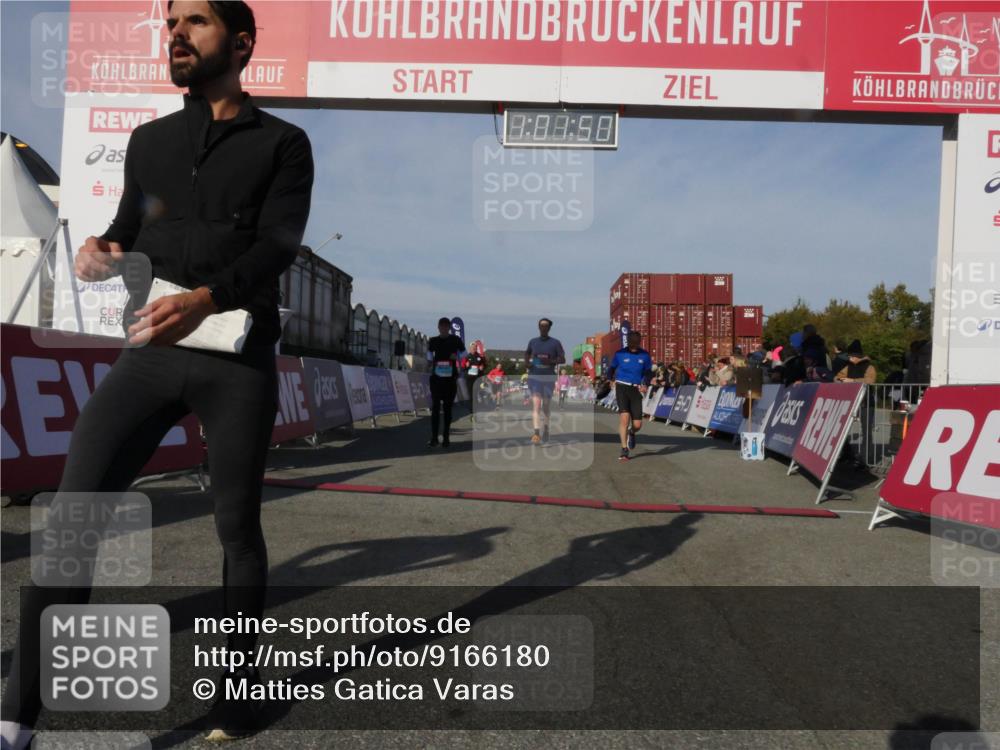 03.10.2025 - Köhlbrandbrückenlauf Matties Gatica Varas http://msf.ph/oto/9166180 03.10.2025 10:01:51 Ziel 1043, 1165, 1284, 1767, 2694, 2857, 2889, 3263, 3264, 3403 meine-sportfotos.de