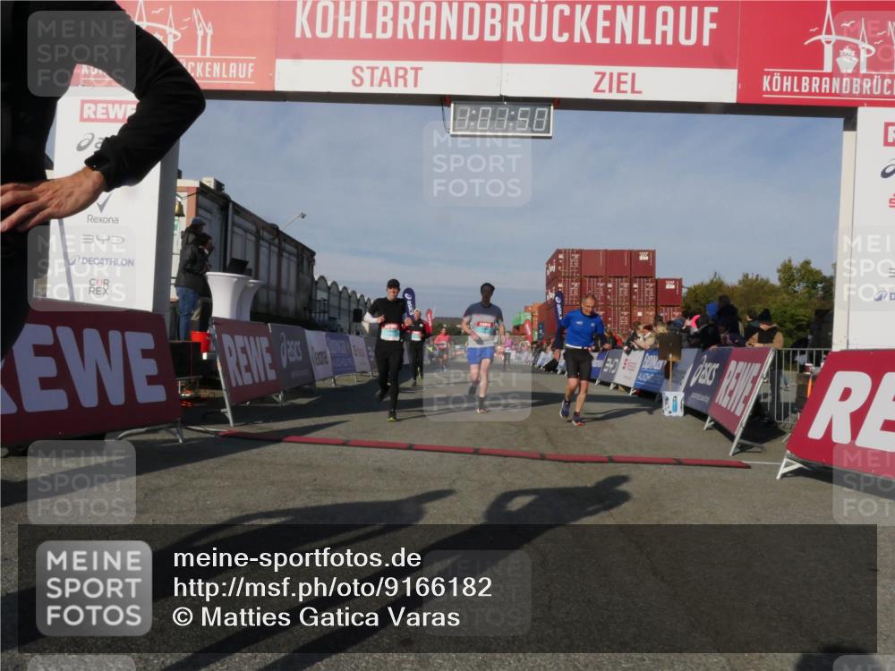 03.10.2025 - Köhlbrandbrückenlauf Matties Gatica Varas http://msf.ph/oto/9166182 03.10.2025 10:01:52 Ziel 1043, 1165, 1284, 1767, 2694, 2857, 2889, 3263, 3264, 3403 meine-sportfotos.de