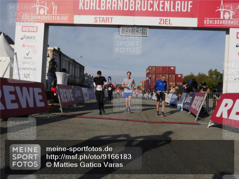 03.10.2025 - Köhlbrandbrückenlauf Matties Gatica Varas http://msf.ph/oto/9166183 03.10.2025 10:01:52 Ziel 1043, 1165, 1284, 1767, 2694, 2857, 2889, 3263, 3264, 3403 meine-sportfotos.de