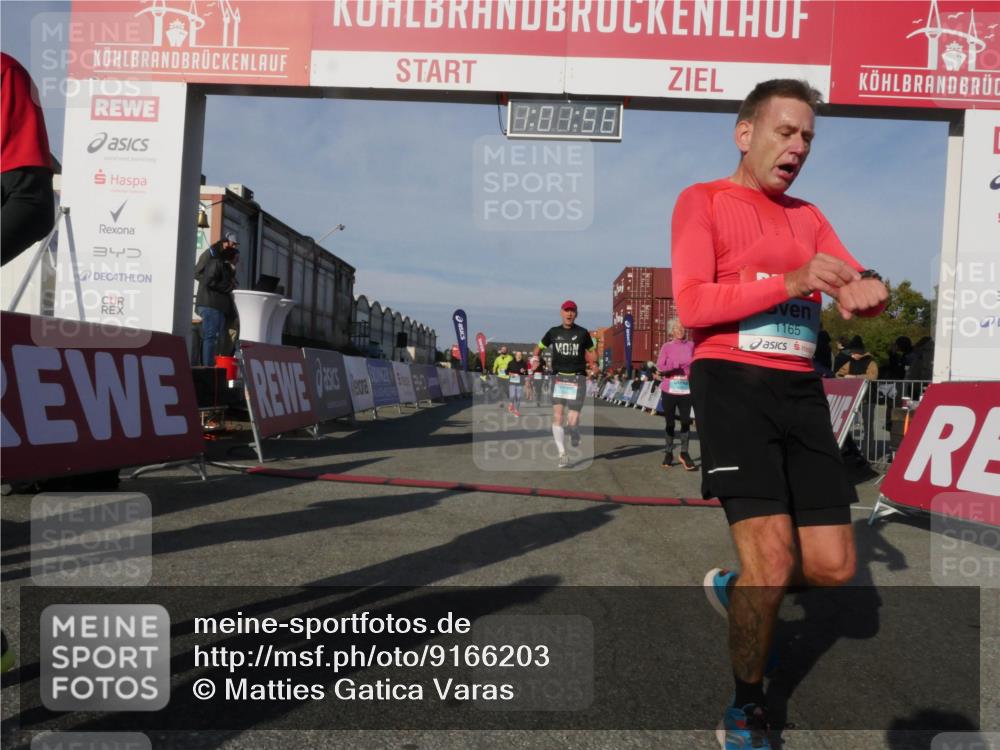 03.10.2025 - Köhlbrandbrückenlauf Matties Gatica Varas http://msf.ph/oto/9166203 03.10.2025 10:01:58 Ziel 1194, 1273, 1284, 1474, 1767, 2843, 2889, 3118, 3263, 3264 meine-sportfotos.de
