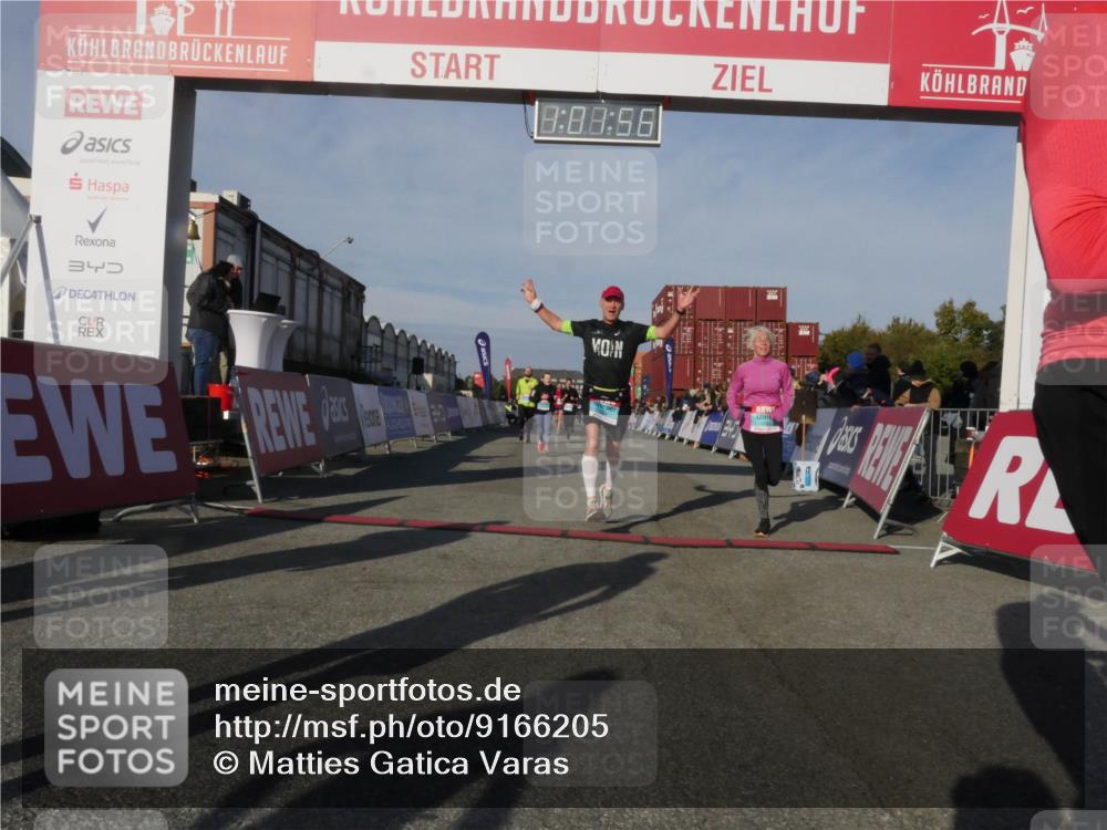 03.10.2025 - Köhlbrandbrückenlauf Matties Gatica Varas http://msf.ph/oto/9166205 03.10.2025 10:01:58 Ziel 1194, 1273, 1284, 1474, 1767, 2843, 2889, 3118, 3263, 3264 meine-sportfotos.de