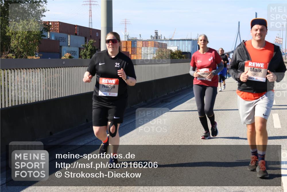 03.10.2025 - Köhlbrandbrückenlauf Strokosch-Dieckow http://msf.ph/oto/9166206 03.10.2025 13:18:16 Position 3 25, 5830, 5043, 5487 meine-sportfotos.de