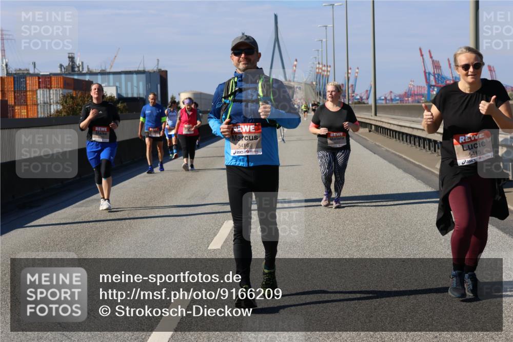 03.10.2025 - Köhlbrandbrückenlauf Strokosch-Dieckow http://msf.ph/oto/9166209 03.10.2025 13:18:19 Position 3 5416, 5415 meine-sportfotos.de