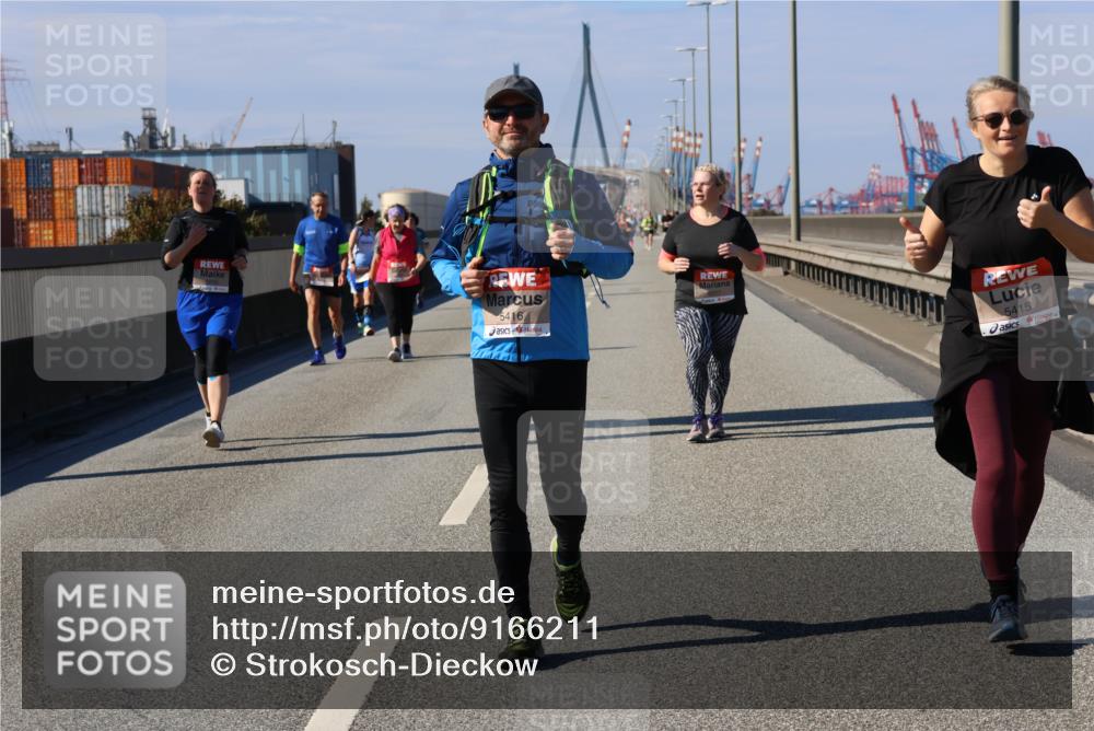 03.10.2025 - Köhlbrandbrückenlauf Strokosch-Dieckow http://msf.ph/oto/9166211 03.10.2025 13:18:20 Position 3 5416, 5415 meine-sportfotos.de