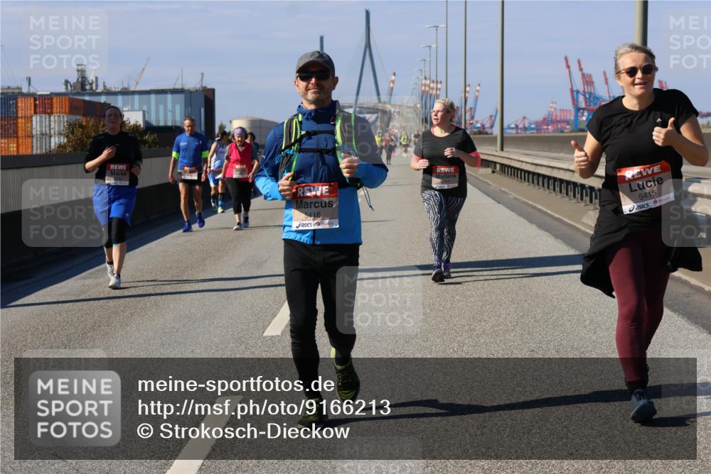 03.10.2025 - Köhlbrandbrückenlauf Strokosch-Dieckow http://msf.ph/oto/9166213 03.10.2025 13:18:20 Position 3 5416, 5415 meine-sportfotos.de
