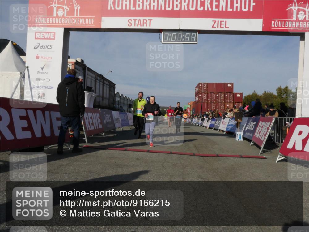 03.10.2025 - Köhlbrandbrückenlauf Matties Gatica Varas http://msf.ph/oto/9166215 03.10.2025 10:02:01 Ziel 1182, 1194, 1273, 1284, 1474, 1767, 2843, 2889, 3118, 3139, 3444 meine-sportfotos.de