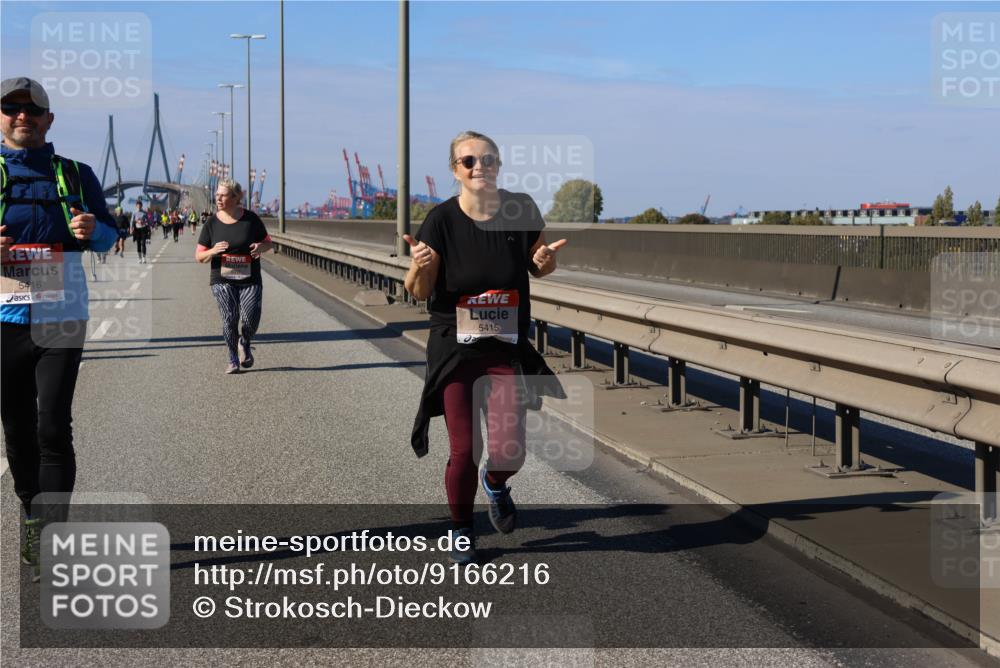 03.10.2025 - Köhlbrandbrückenlauf Strokosch-Dieckow http://msf.ph/oto/9166216 03.10.2025 13:18:21 Position 3 5416, 5415 meine-sportfotos.de