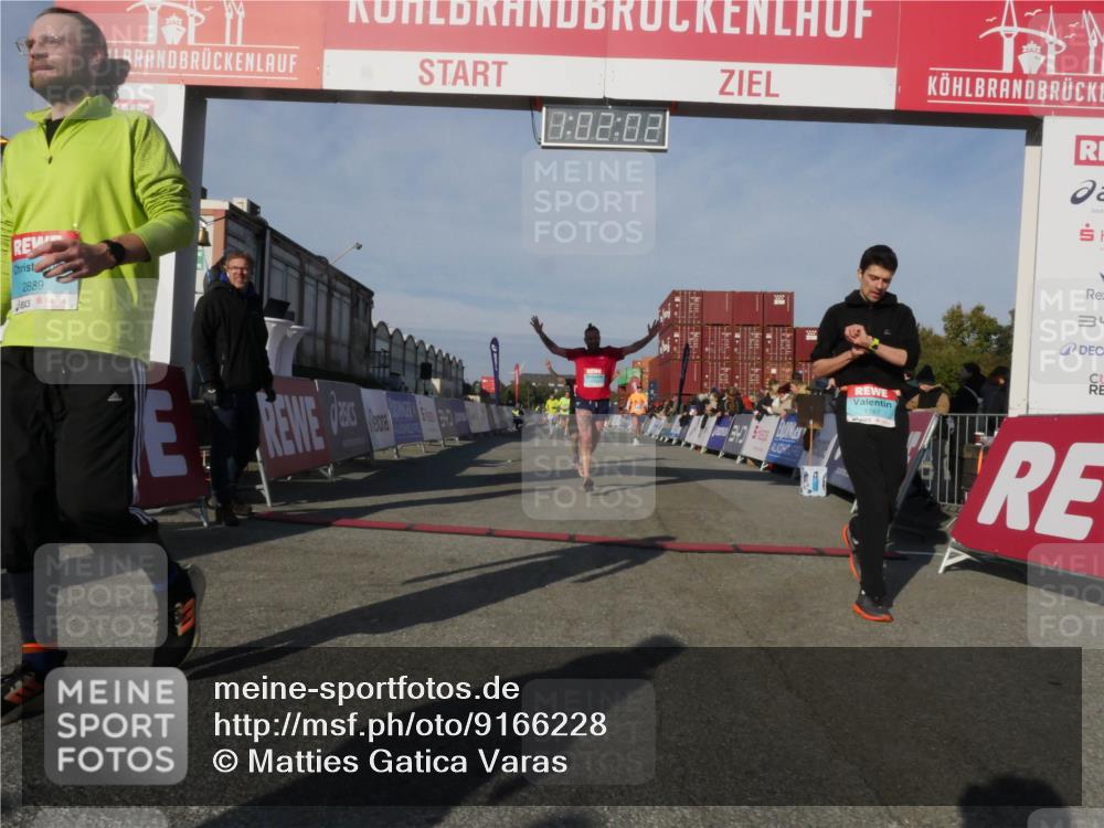 03.10.2025 - Köhlbrandbrückenlauf Matties Gatica Varas http://msf.ph/oto/9166228 03.10.2025 10:02:04 Ziel 1182, 1194, 1273, 1380, 1474, 1504, 2843, 3118, 3139, 3165, 3444 meine-sportfotos.de