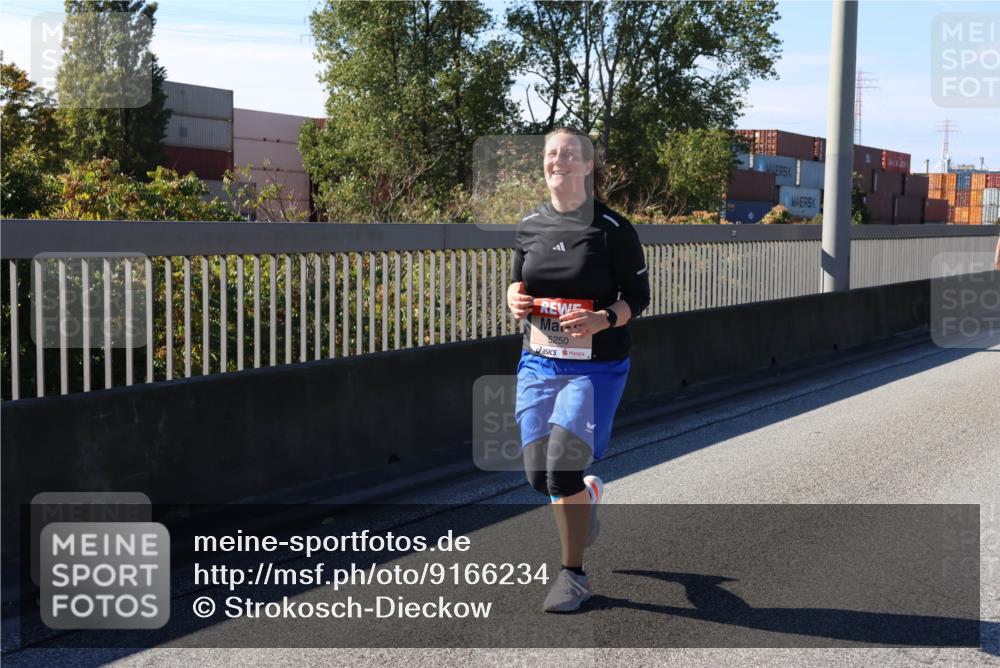 03.10.2025 - Köhlbrandbrückenlauf Strokosch-Dieckow http://msf.ph/oto/9166234 03.10.2025 13:18:25 Position 3 5250 meine-sportfotos.de