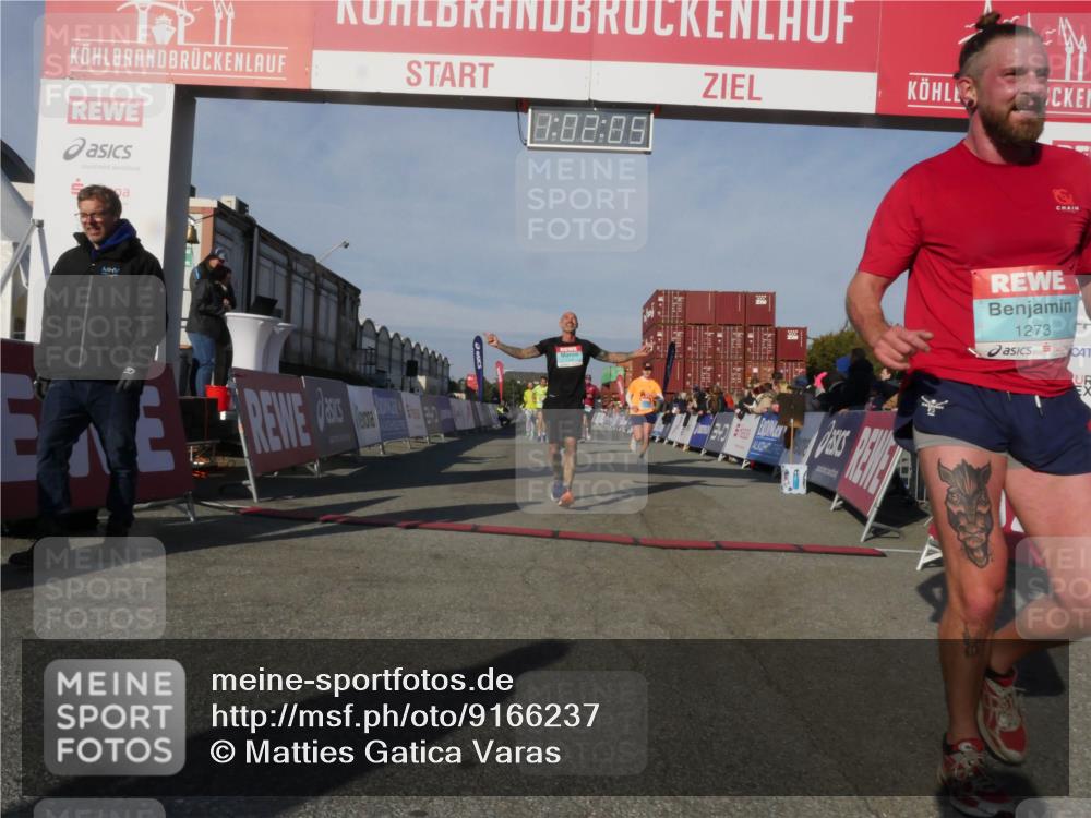03.10.2025 - Köhlbrandbrückenlauf Matties Gatica Varas http://msf.ph/oto/9166237 03.10.2025 10:02:06 Ziel 1182, 1194, 1205, 1280, 1380, 1474, 1504, 2843, 3118, 3139, 3165, 3444 meine-sportfotos.de