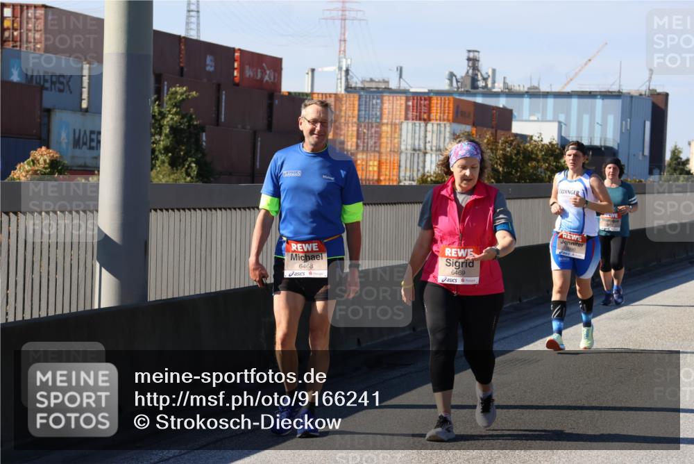 03.10.2025 - Köhlbrandbrückenlauf Strokosch-Dieckow http://msf.ph/oto/9166241 03.10.2025 13:18:27 Position 3 6468, 6469 meine-sportfotos.de