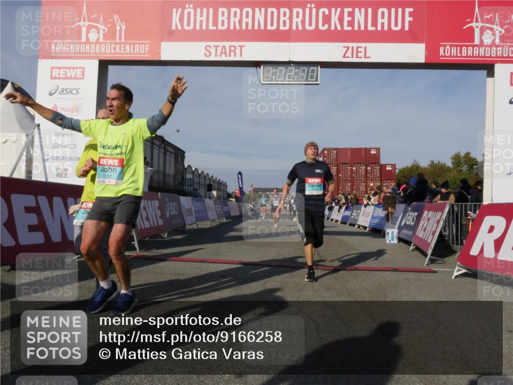 03.10.2025 - Köhlbrandbrückenlauf Matties Gatica Varas http://msf.ph/oto/9166258 03.10.2025 10:02:12 Ziel 1205, 1280, 1292, 1357, 1380, 1493, 1504, 1966, 3139, 3165, 3495 meine-sportfotos.de