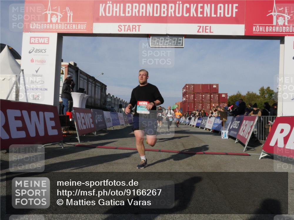 03.10.2025 - Köhlbrandbrückenlauf Matties Gatica Varas http://msf.ph/oto/9166267 03.10.2025 10:02:14 Ziel 1205, 1219, 1280, 1292, 1357, 1380, 1493, 1504, 1966, 3165, 3495 meine-sportfotos.de