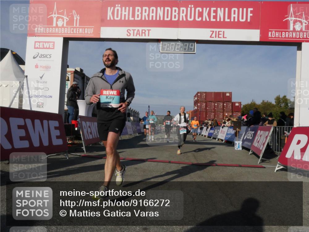 03.10.2025 - Köhlbrandbrückenlauf Matties Gatica Varas http://msf.ph/oto/9166272 03.10.2025 10:02:16 Ziel 1205, 1219, 1280, 1292, 1357, 1493, 1966, 3165, 3495, 3806 meine-sportfotos.de