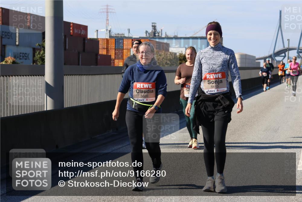 03.10.2025 - Köhlbrandbrückenlauf Strokosch-Dieckow http://msf.ph/oto/9166280 03.10.2025 13:18:40 Position 3 5620, 5613 meine-sportfotos.de