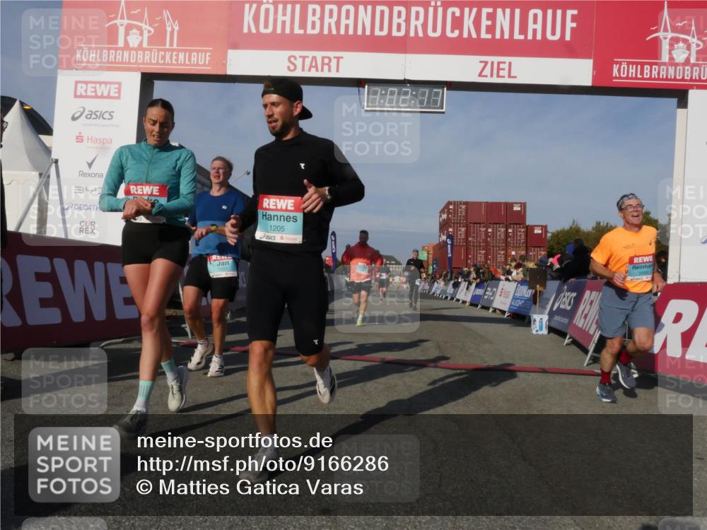 03.10.2025 - Köhlbrandbrückenlauf Matties Gatica Varas http://msf.ph/oto/9166286 03.10.2025 10:02:19 Ziel 1219, 1292, 1357, 1493, 1966, 2849, 3316, 3495, 3806 meine-sportfotos.de