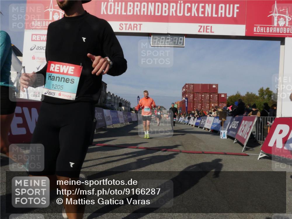 03.10.2025 - Köhlbrandbrückenlauf Matties Gatica Varas http://msf.ph/oto/9166287 03.10.2025 10:02:20 Ziel 1219, 1292, 1493, 1966, 2849, 3316, 3806 meine-sportfotos.de