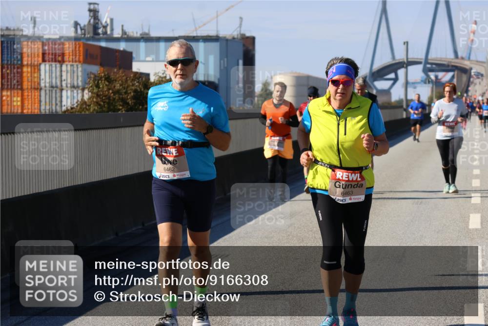 03.10.2025 - Köhlbrandbrückenlauf Strokosch-Dieckow http://msf.ph/oto/9166308 03.10.2025 13:19:01 Position 3 6462, 6463 meine-sportfotos.de